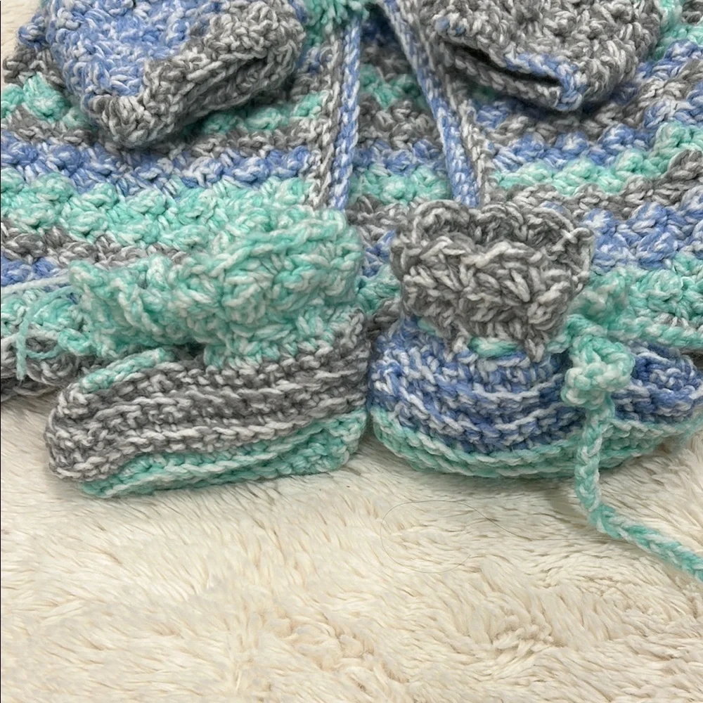 Handmade Crochet Baby Sweater with Booties… Granny Stitch Pattern